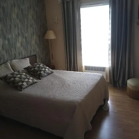 Dans Jolie Maison Avec Jardin Au Calme بايون